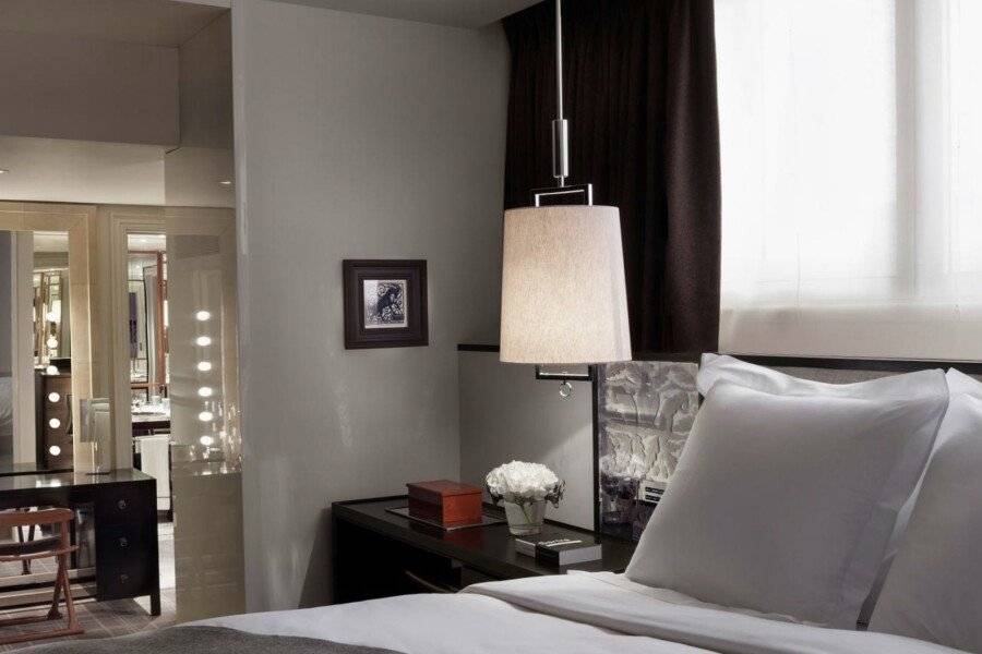 Rosewood London hotel bedroom