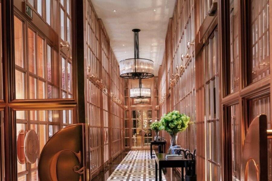 Rosewood London lobby