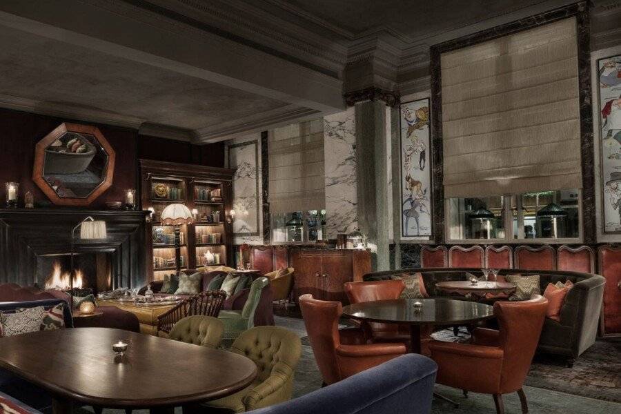 Rosewood London lobby,bar