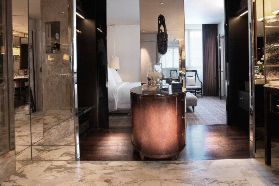 Rosewood London hotel bedroom