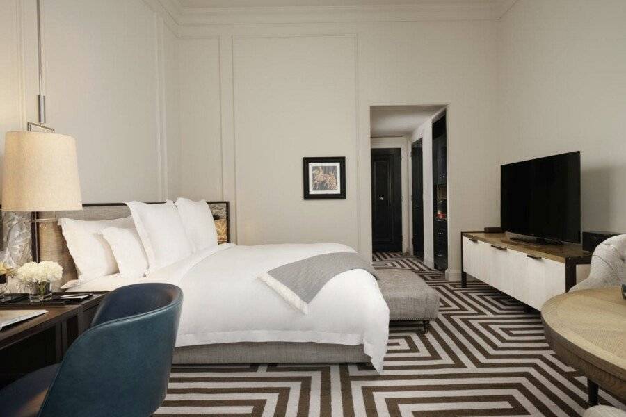 Rosewood London hotel bedroom