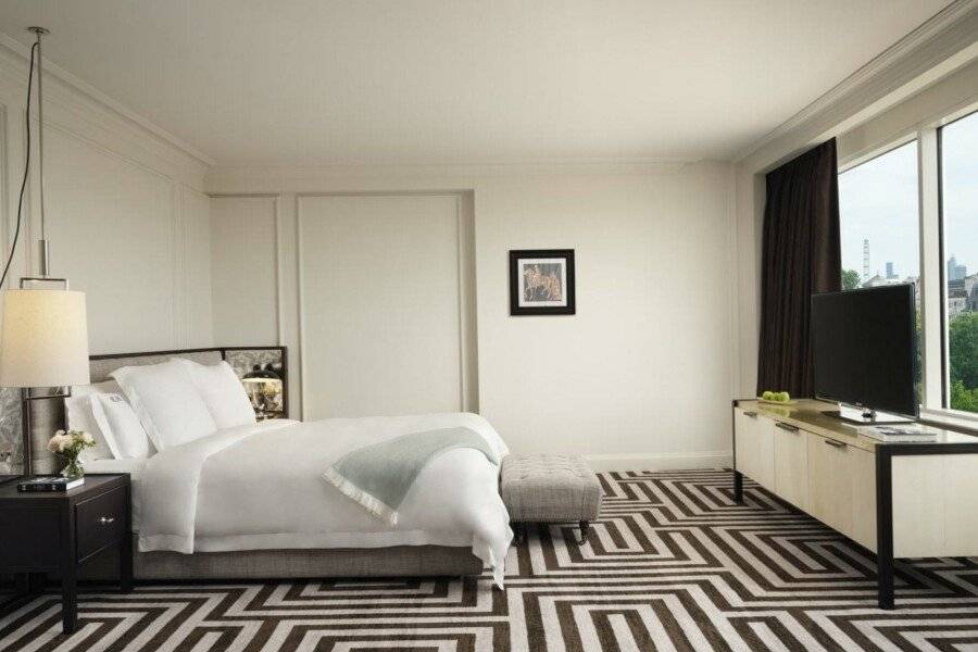 Rosewood London hotel bedroom