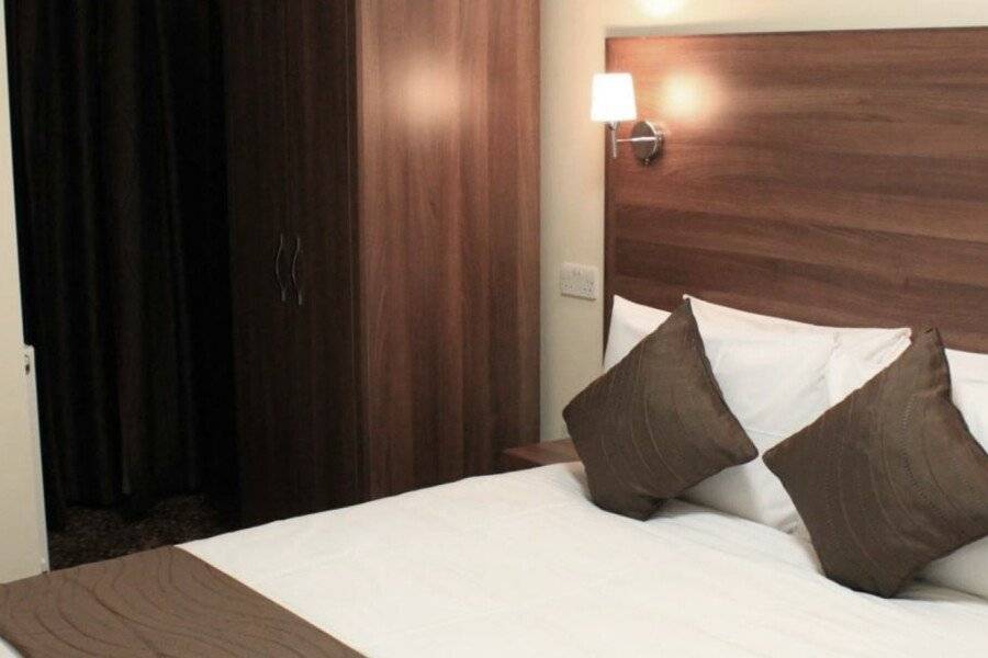 Prince Regent Hotel Excel London hotel bedroom