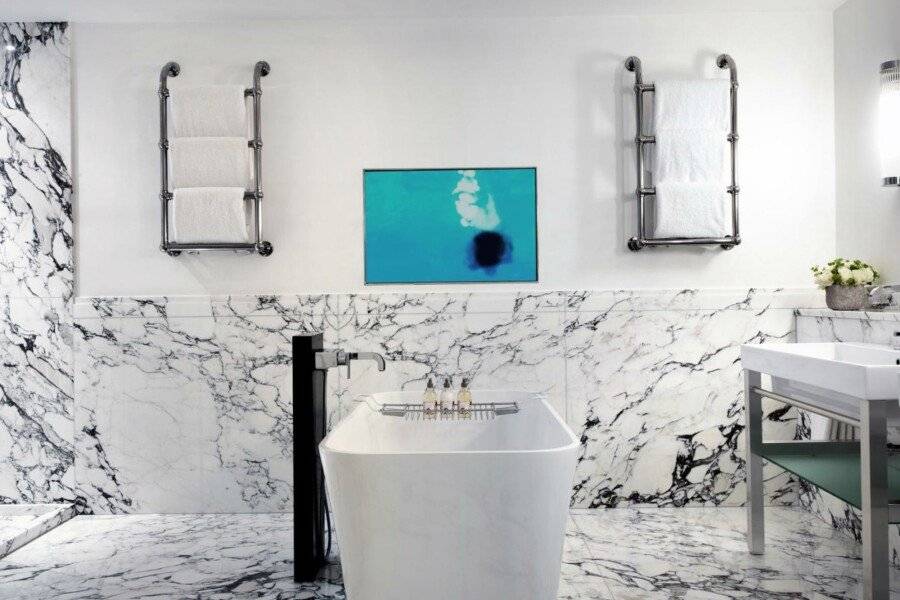 The Soho Hotel, Firmdale Hotels bathtub