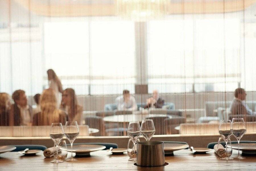 Four Seasons Hotel London at Park Lane restaurant,