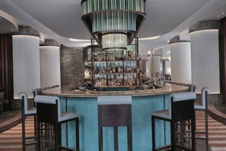 Four Seasons Hotel London at Park Lane bar