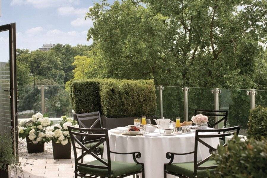 Four Seasons Hotel London at Park Lane balcony, breakfast, garden, ocean view