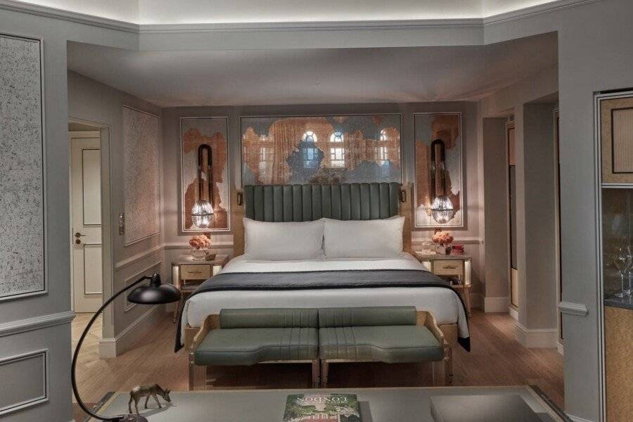 Mandarin Oriental Hyde Park hotel bedroom