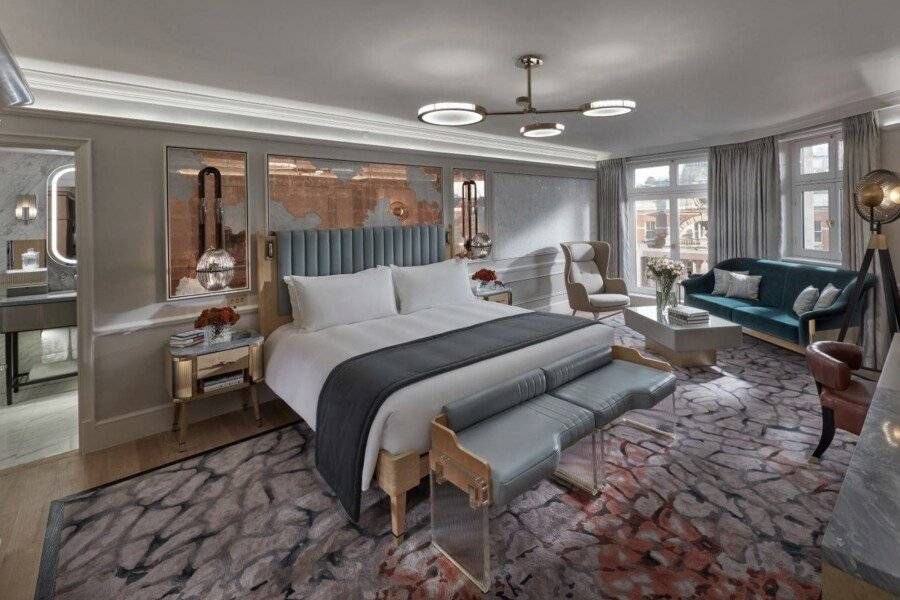 Mandarin Oriental Hyde Park hotel bedroom