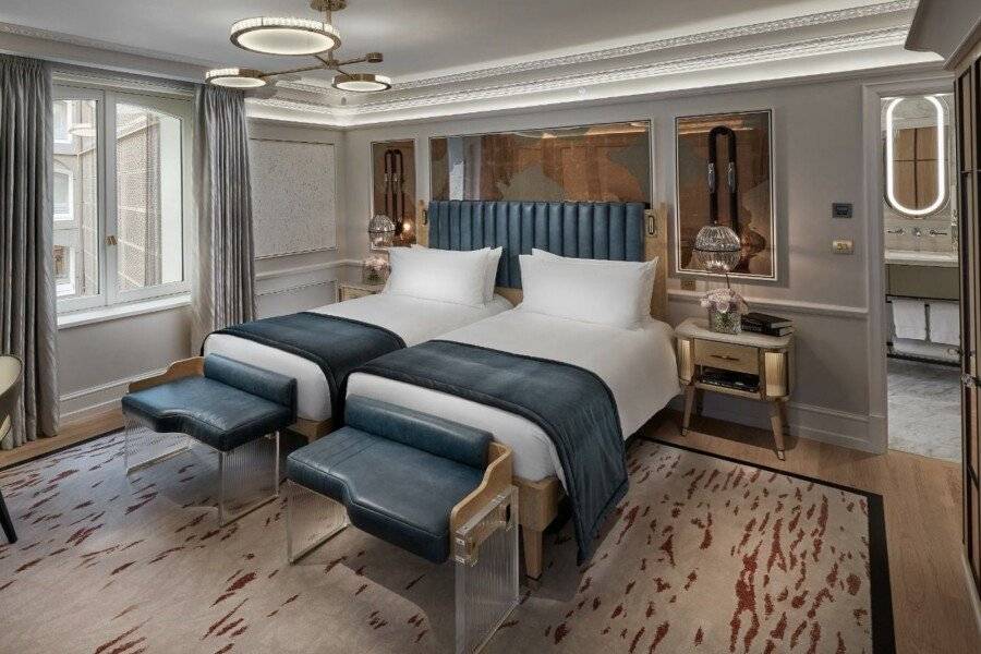 Mandarin Oriental Hyde Park hotel bedroom