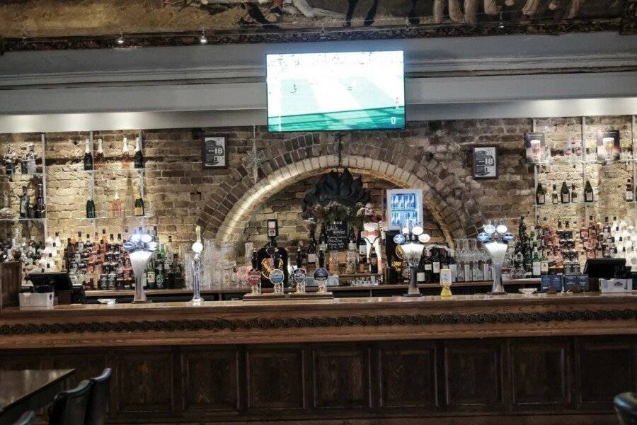 The Wellington Hotel bar