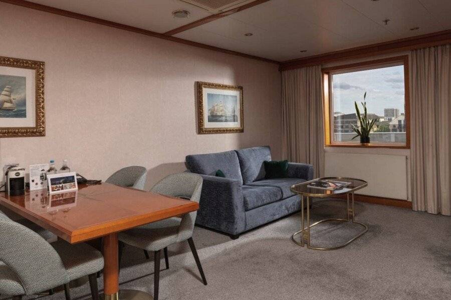 Sunborn Yacht Hotel hotel bedroom