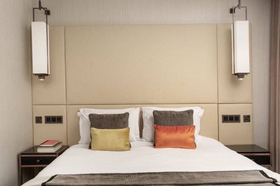 Montcalm Royal London House City hotel bedroom