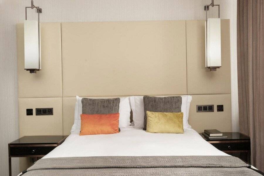 Montcalm Royal London House City hotel bedroom