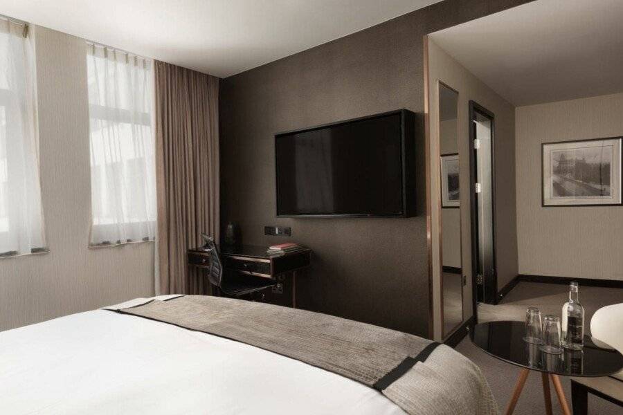 Montcalm Royal London House City hotel bedroom