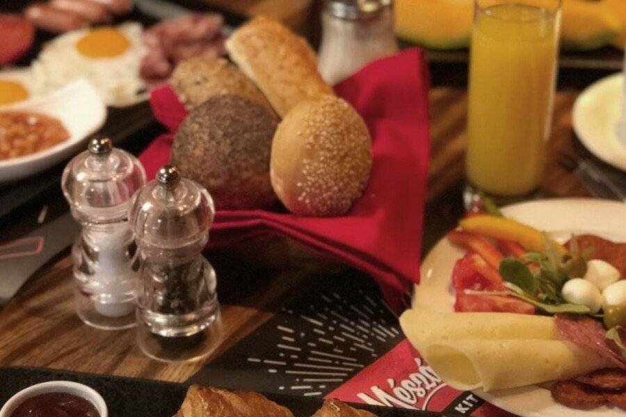 Danubius Hotel Erzsébet City Center breakfast,restaurant