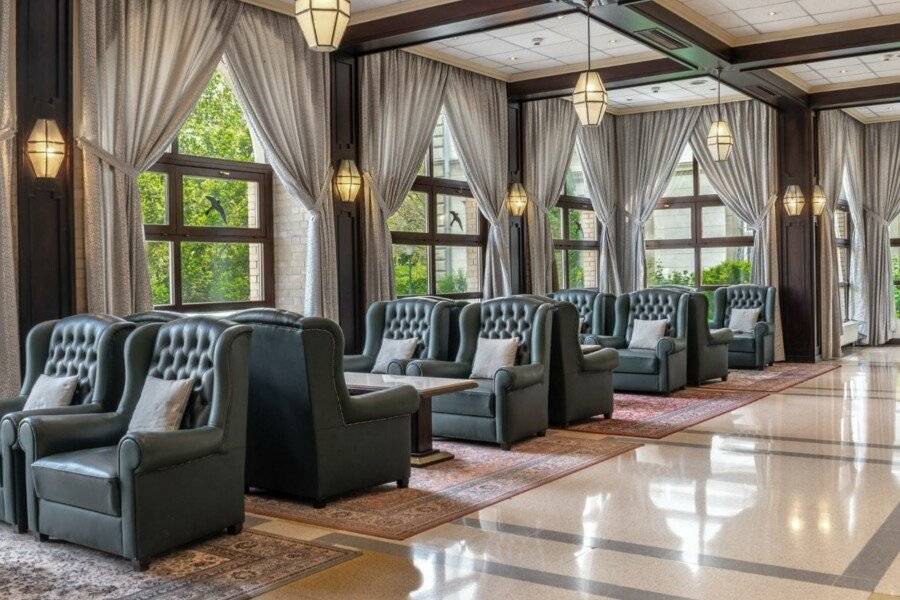 Ensana Grand Margaret Island lobby