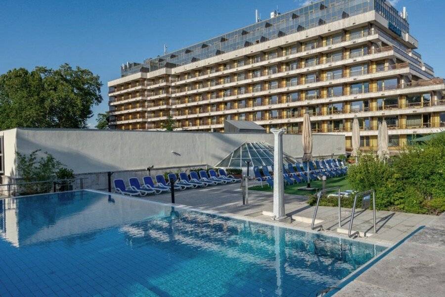 Ensana Grand Margaret Island facade,outdoor pool