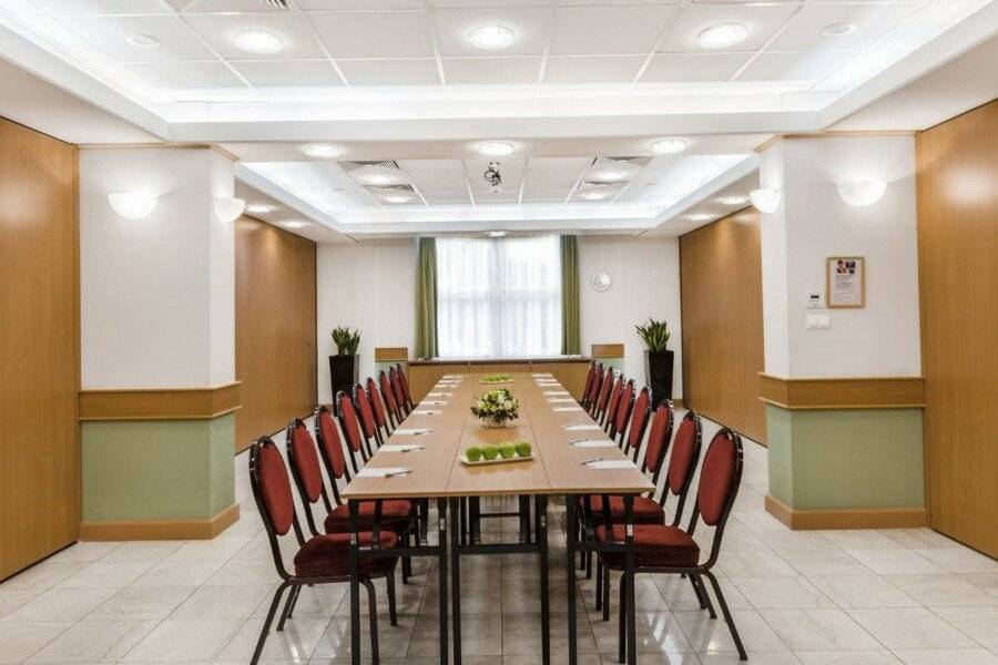 Danubius Hotel Arena conference room,meeting room