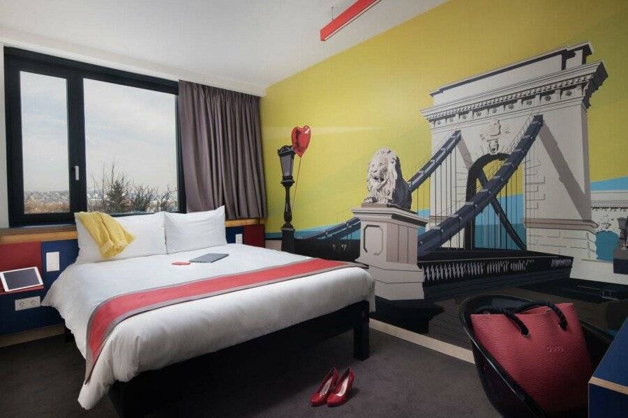 ibis Styles Citywest hotel bedroom