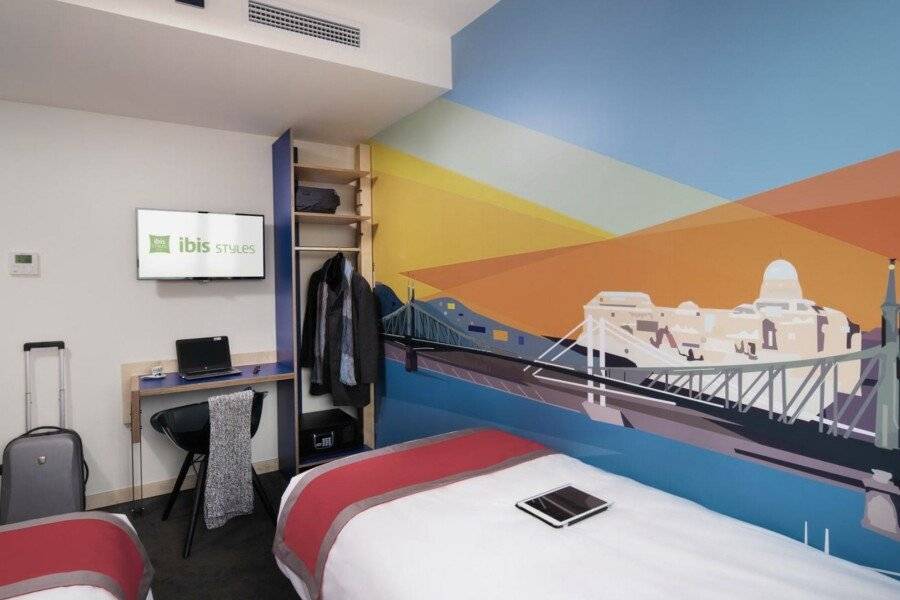 ibis Styles Citywest hotel bedroom