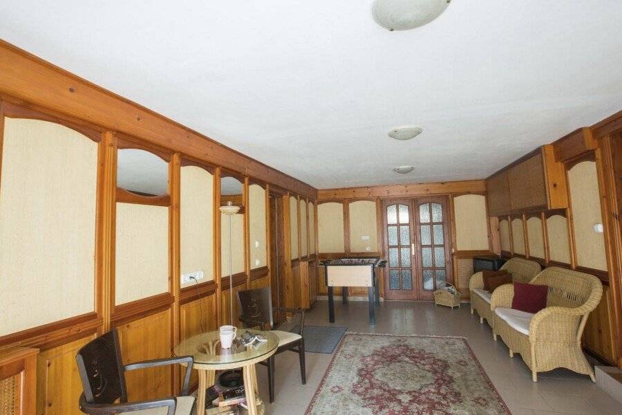 HELIOS Hotel Apartments 