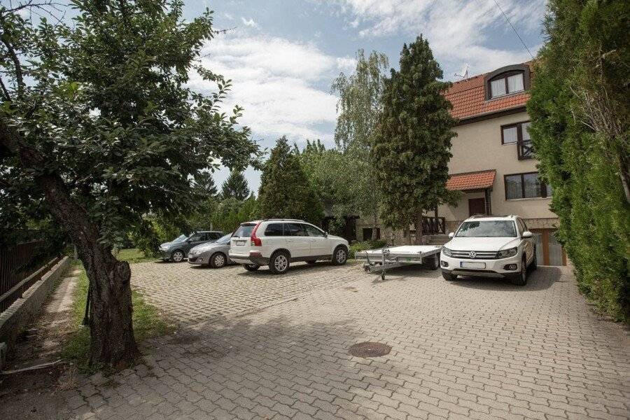 HELIOS Hotel Apartments ,parking