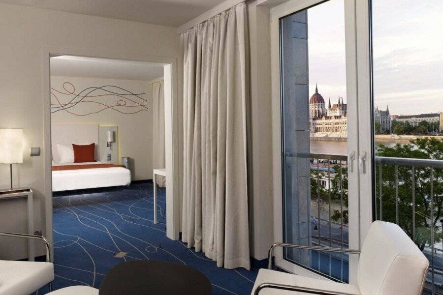 Park Plaza Budapest hotel bedroom,ocean view