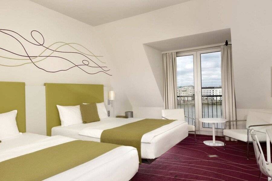 Park Plaza Budapest hotel bedroom,ocean view