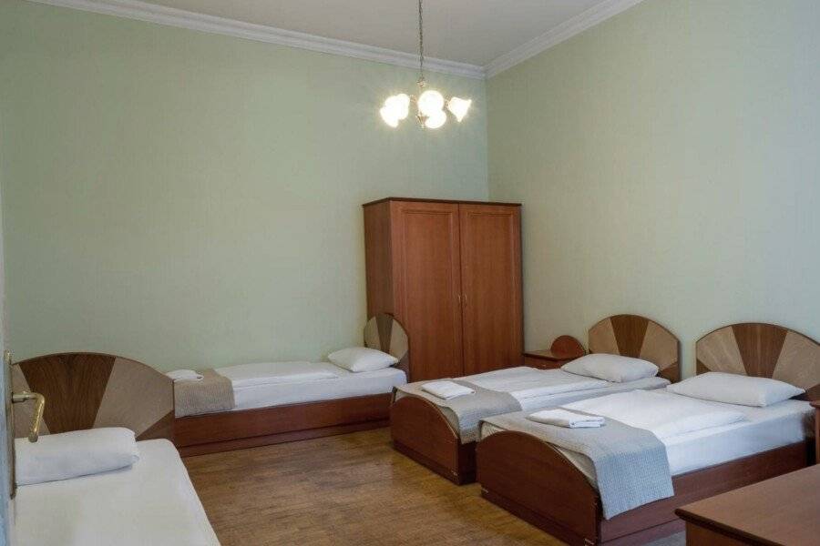 Baross City Hotel - Budapest hotel bedroom