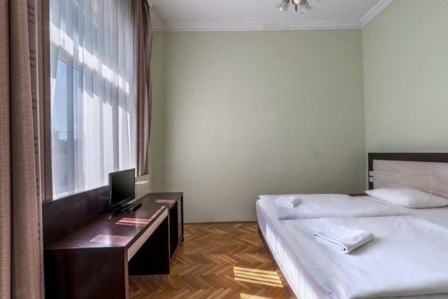 Baross City Hotel - Budapest hotel bedroom