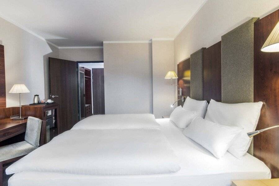 NH Budapest City hotel bedroom