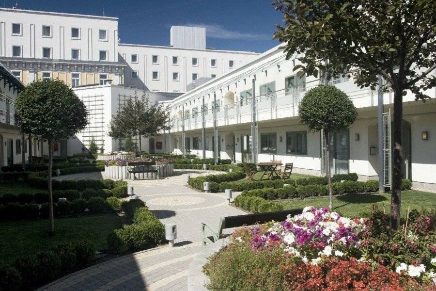 Corinthia Budapest ,garden,hotel facade