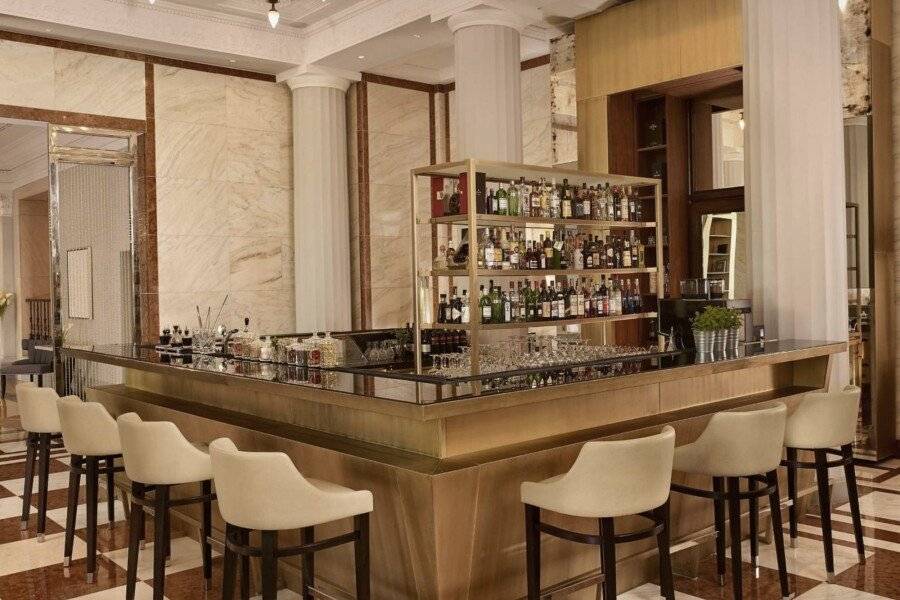 The Ritz-Carlton, Budapest bar