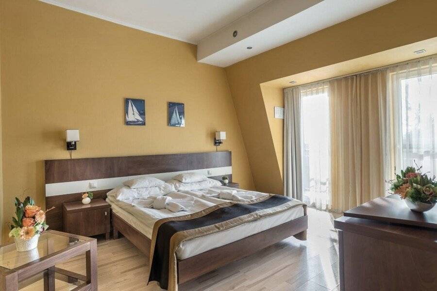 Holiday Beach Budapest Wellness Hotel with Sauna Park hotel bedroom