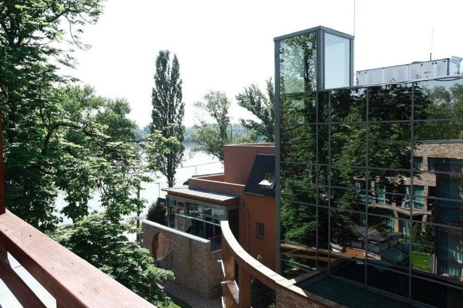 Holiday Beach Budapest Wellness Hotel with Sauna Park 