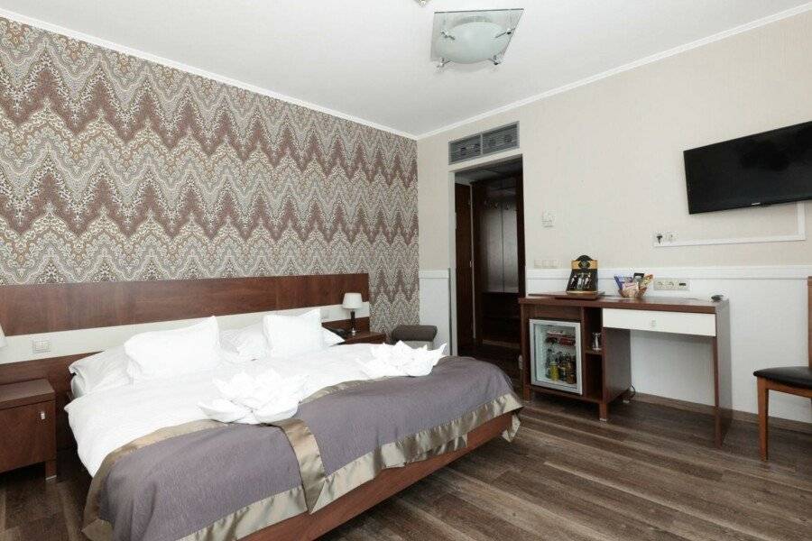 Holiday Beach Budapest Wellness Hotel with Sauna Park hotel bedroom