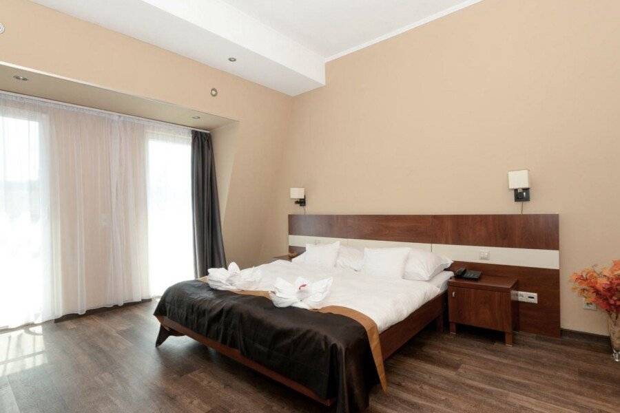 Holiday Beach Budapest Wellness Hotel with Sauna Park hotel bedroom