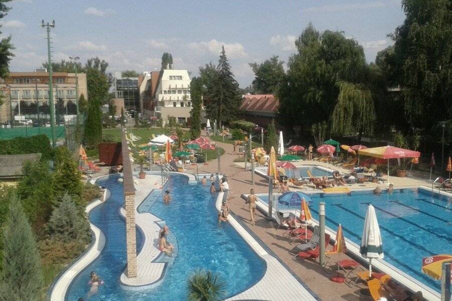 Holiday Beach Budapest Wellness Hotel with Sauna Park outdoor pool,spa,water park