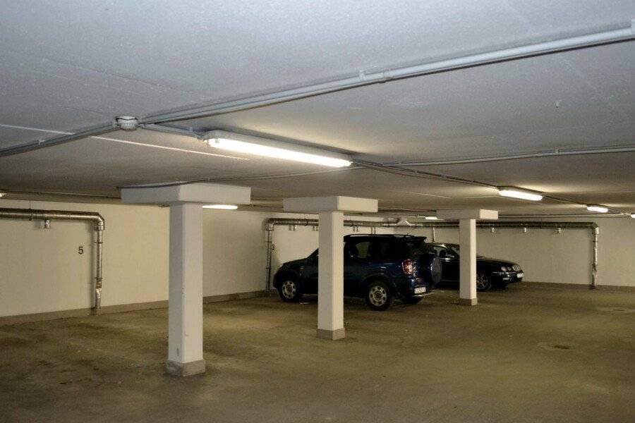 Hotel Veritas parking