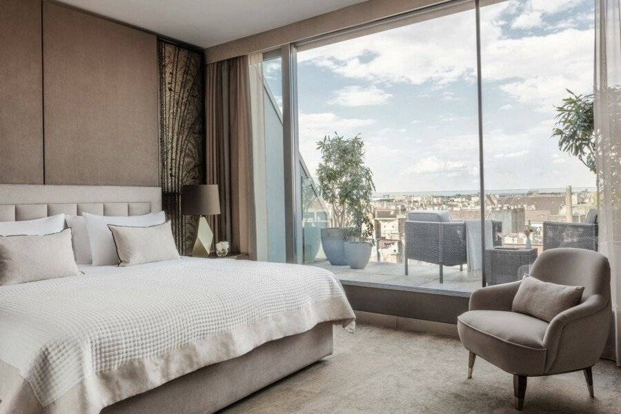 Anantara New York Palace Budapest hotel bedroom,balcony,ocean view