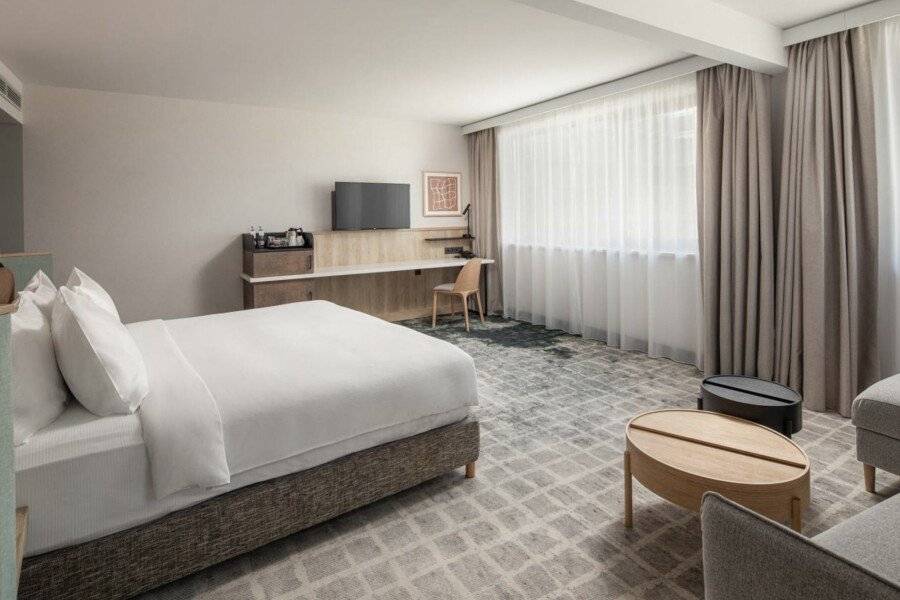 Crowne Plaza Budapest, an IHG Hotel hotel bedroom