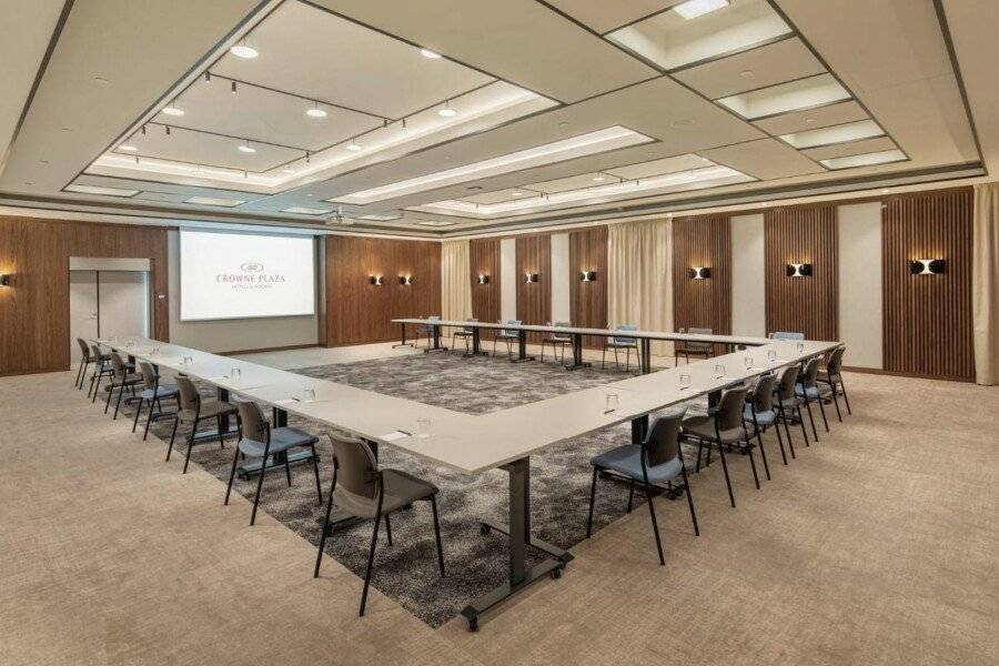 Crowne Plaza Budapest, an IHG Hotel conference room,meeting room