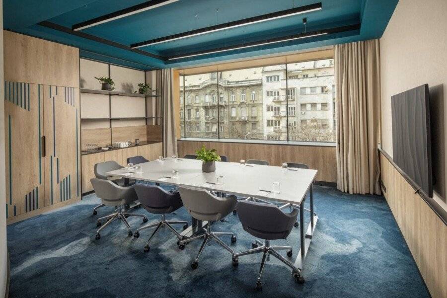 Crowne Plaza Budapest, an IHG Hotel conference room