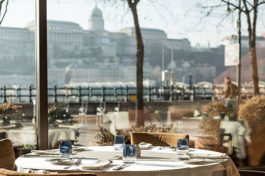 InterContinental Budapest, an IHG Hotel restaurant,ocean view