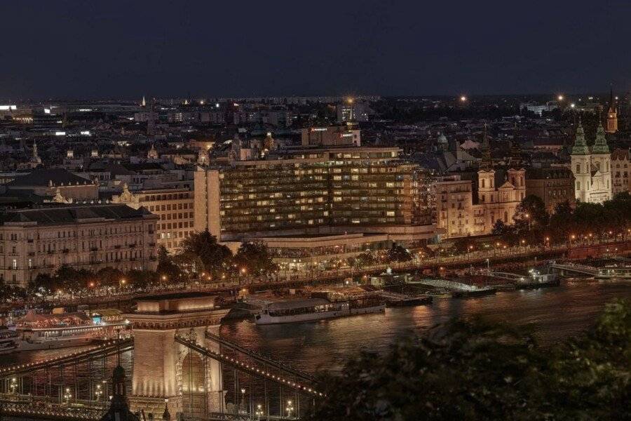 Budapest Marriott Hotel facade