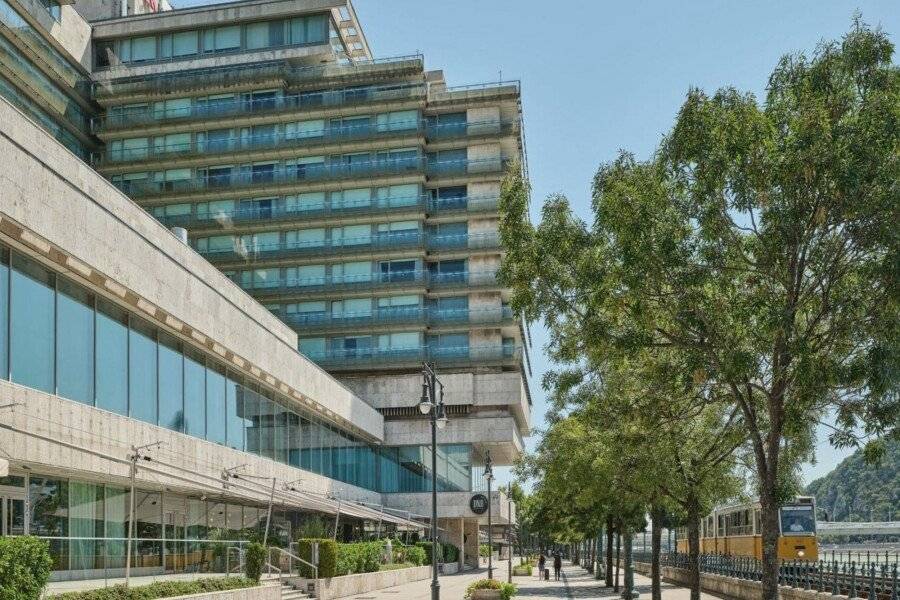 Budapest Marriott Hotel facade