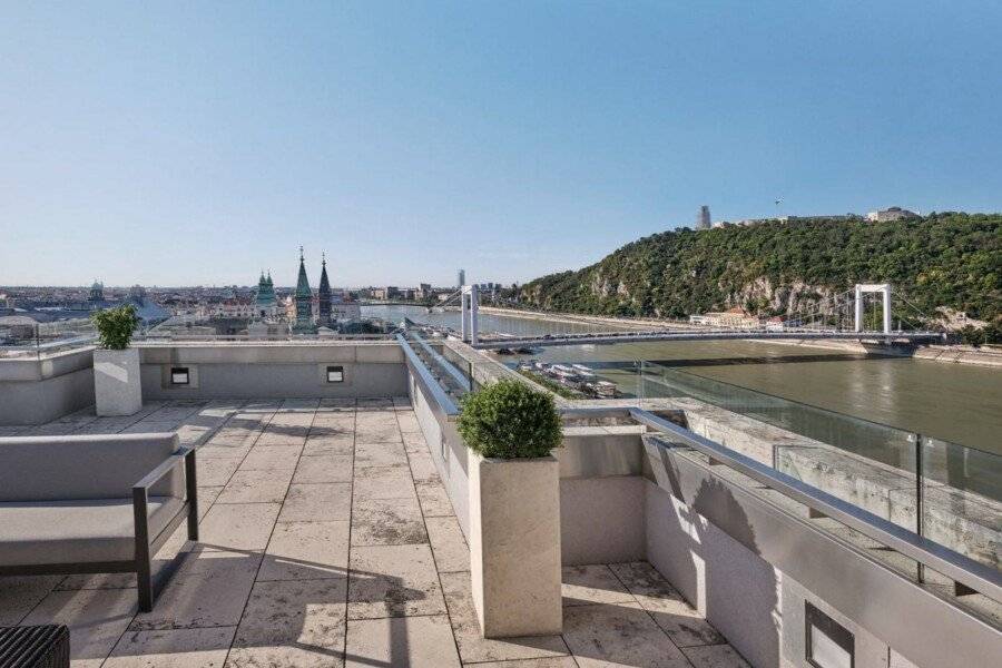 Budapest Marriott Hotel rooftop pool,ocean view