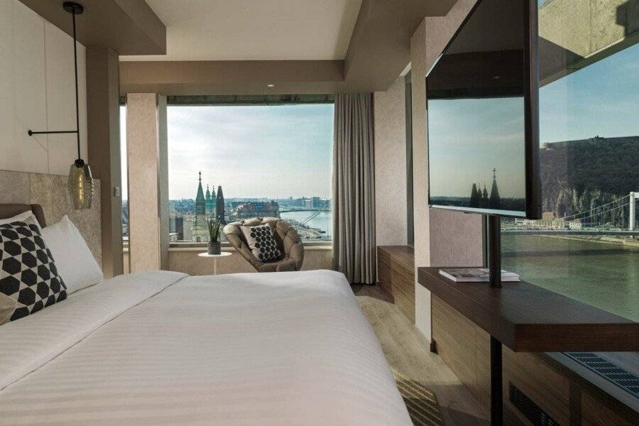 Budapest Marriott Hotel hotel bedroom,ocean view