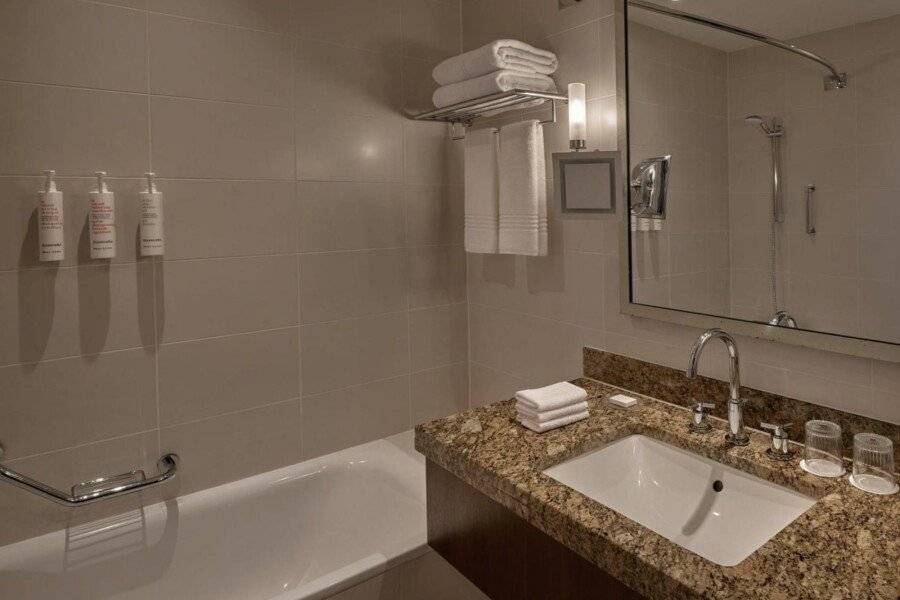 Budapest Marriott Hotel bathtub